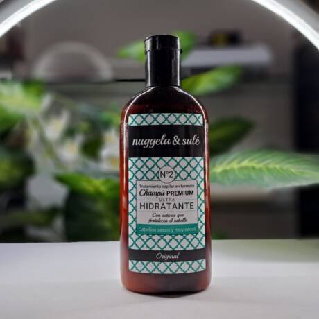 Champú Ultra Hidratante Nuggela & Sulé para cabellos secos y muy secos
